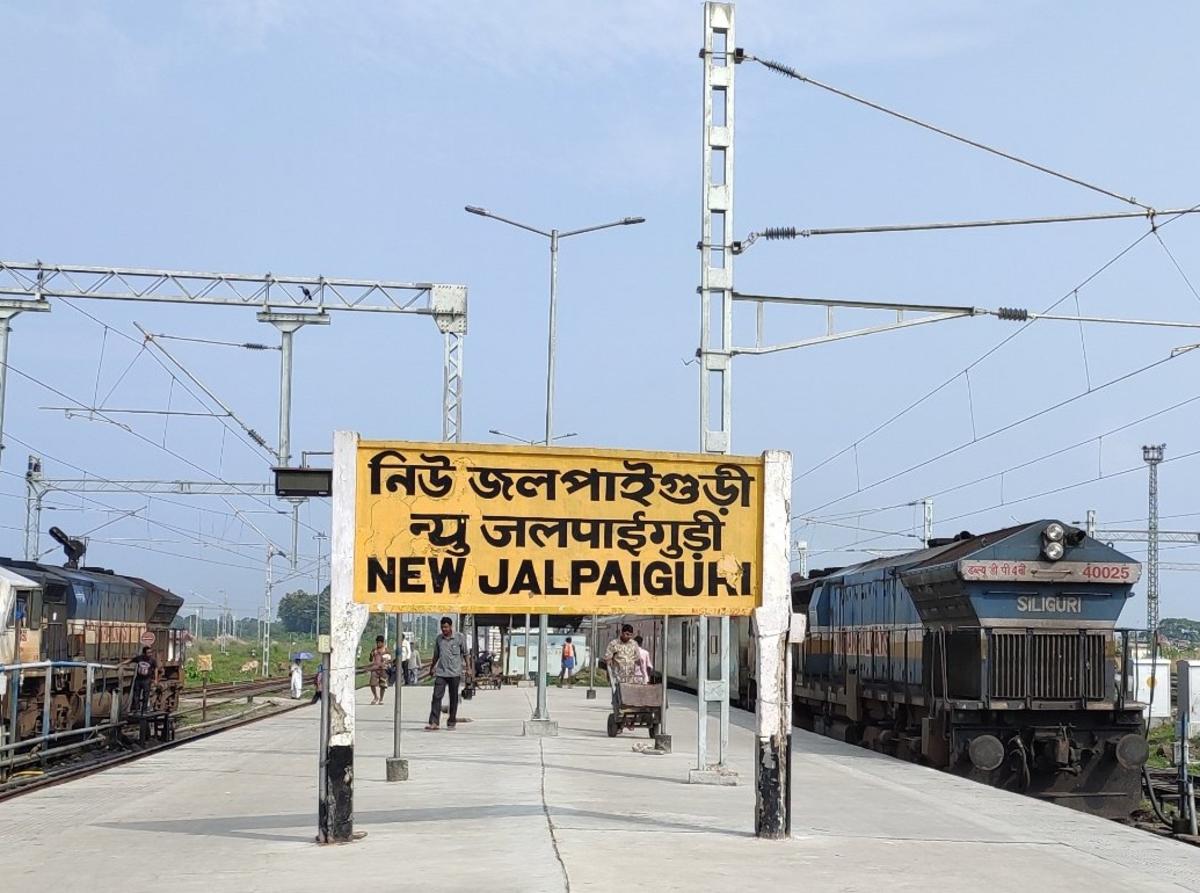 To remove unauthorized shops at New Jalpaiguri (NJP) Railway Station an operation initiated by the Railway