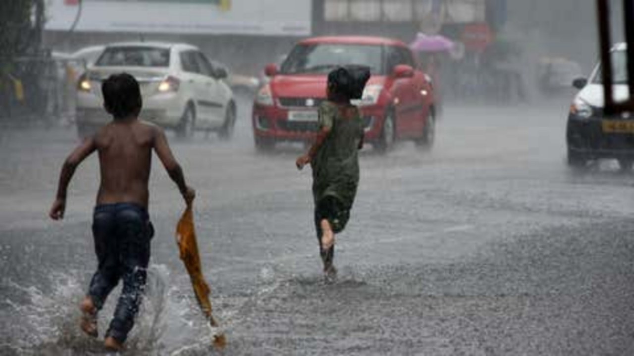 বৃষ্টির পূর্বাভাস রাজ্যের দক্ষিণবঙ্গে