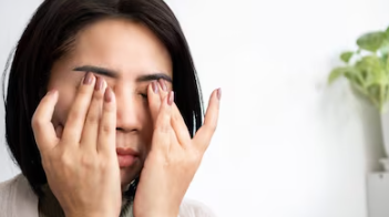 বর্ষায় সুস্থ থাকতে চান? চোখকে অবহেলা নয়!