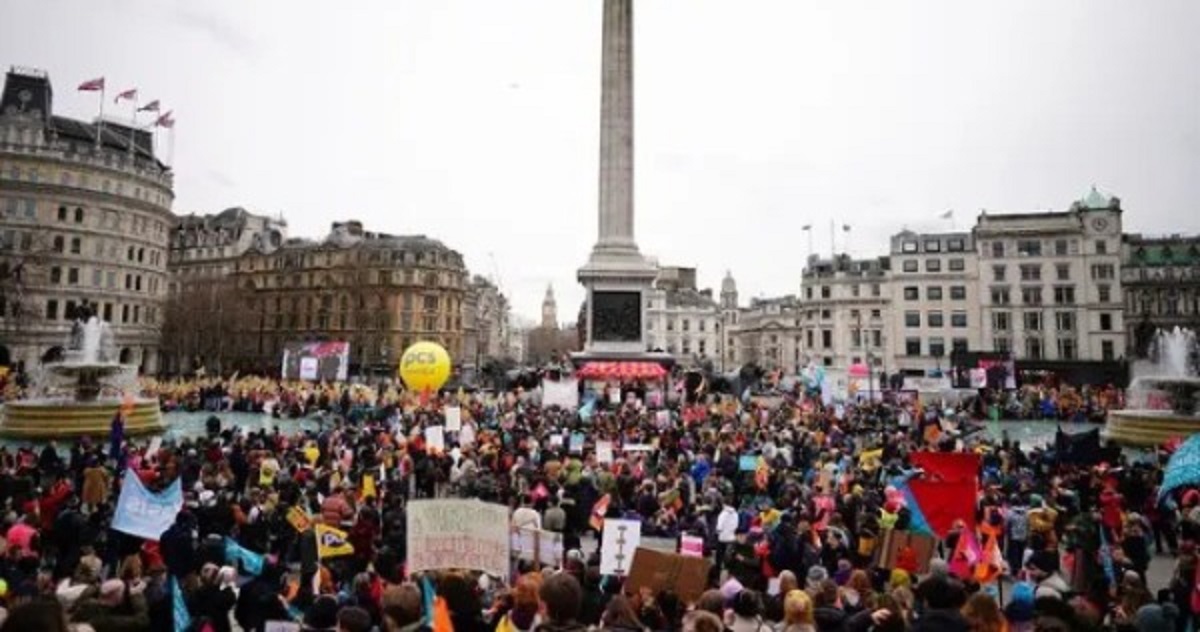 UK Teachers Begin Nationwide Strike Over Pay and Funding Cuts