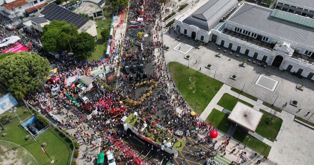 Activists Clash with Security at UN Climate Conference Demanding Stronger Commitments