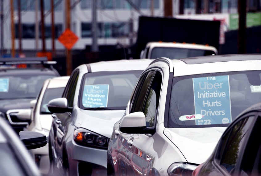 সমতলের গাড়িচালকদের মধ্যে চলা দীর্ঘদিনের বিবাদ এবার চরমে পৌঁছাল