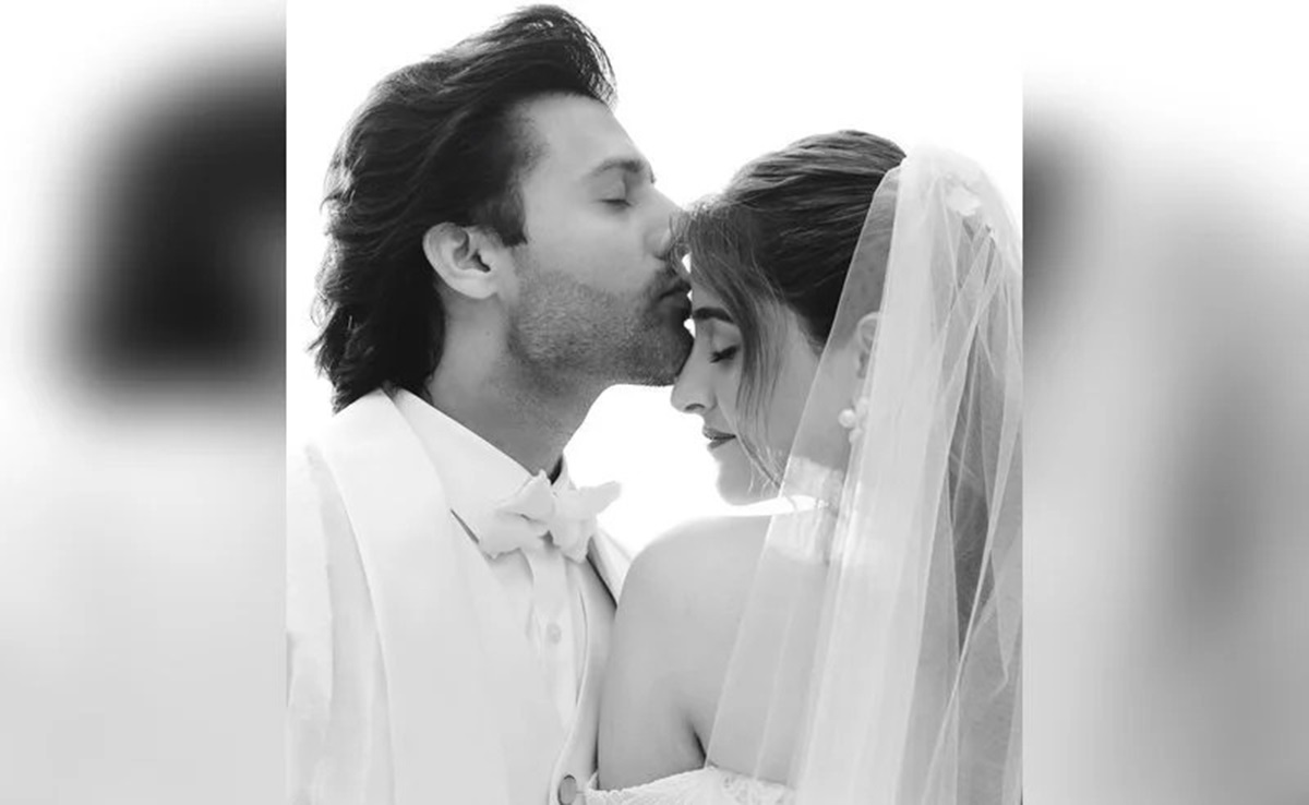 Ivory Sherwani and killer moves: Stebin Ben lights up wedding festivities with Nupur Sanon