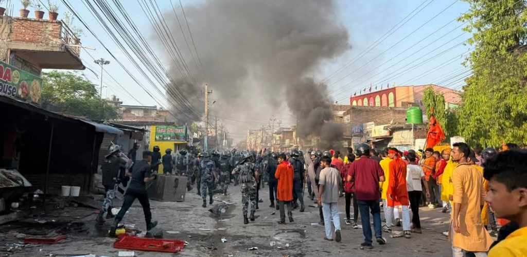 আইনশৃঙ্খলা রক্ষায় বীরগঞ্জে দুপুর ১টা পর্যন্ত কারফিউ