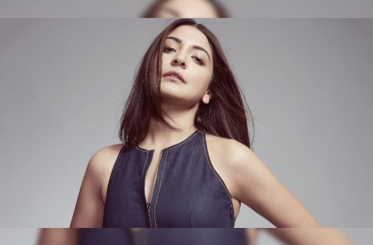 Anushka Sharma cheers as Smriti Mandhana leads RCB to 2nd WPL title