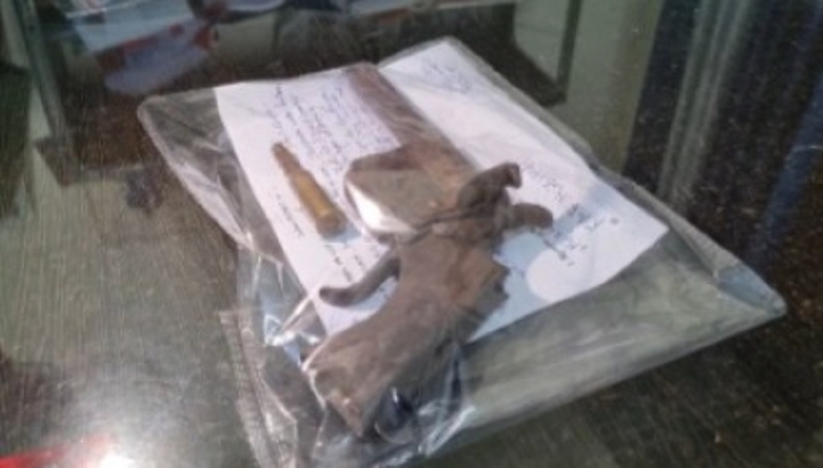 ভোটের আগে শিলিগুড়িতে আ*গ্নেয়াস্ত্রসহ যুবক গ্রে*প্তার