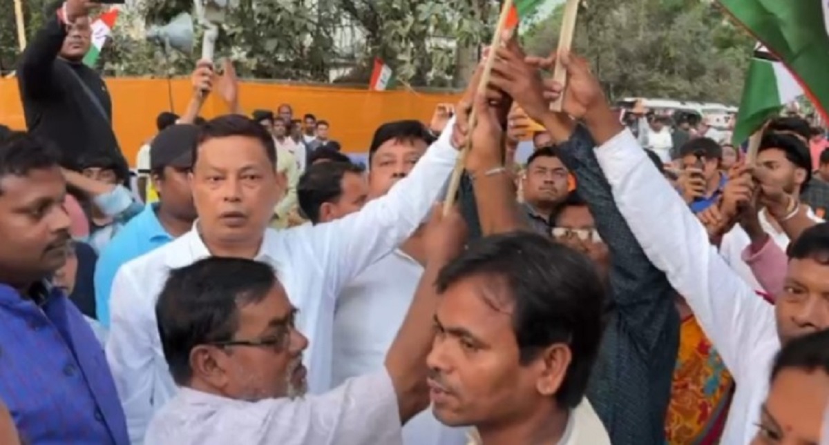 ডাবগ্রাম-ফুলবাড়িতে তৃণমূলে যোগদান ৬১ পরিবারের, ২০২৬-এ জয়ের আশা কৃষ্ণ দাসের